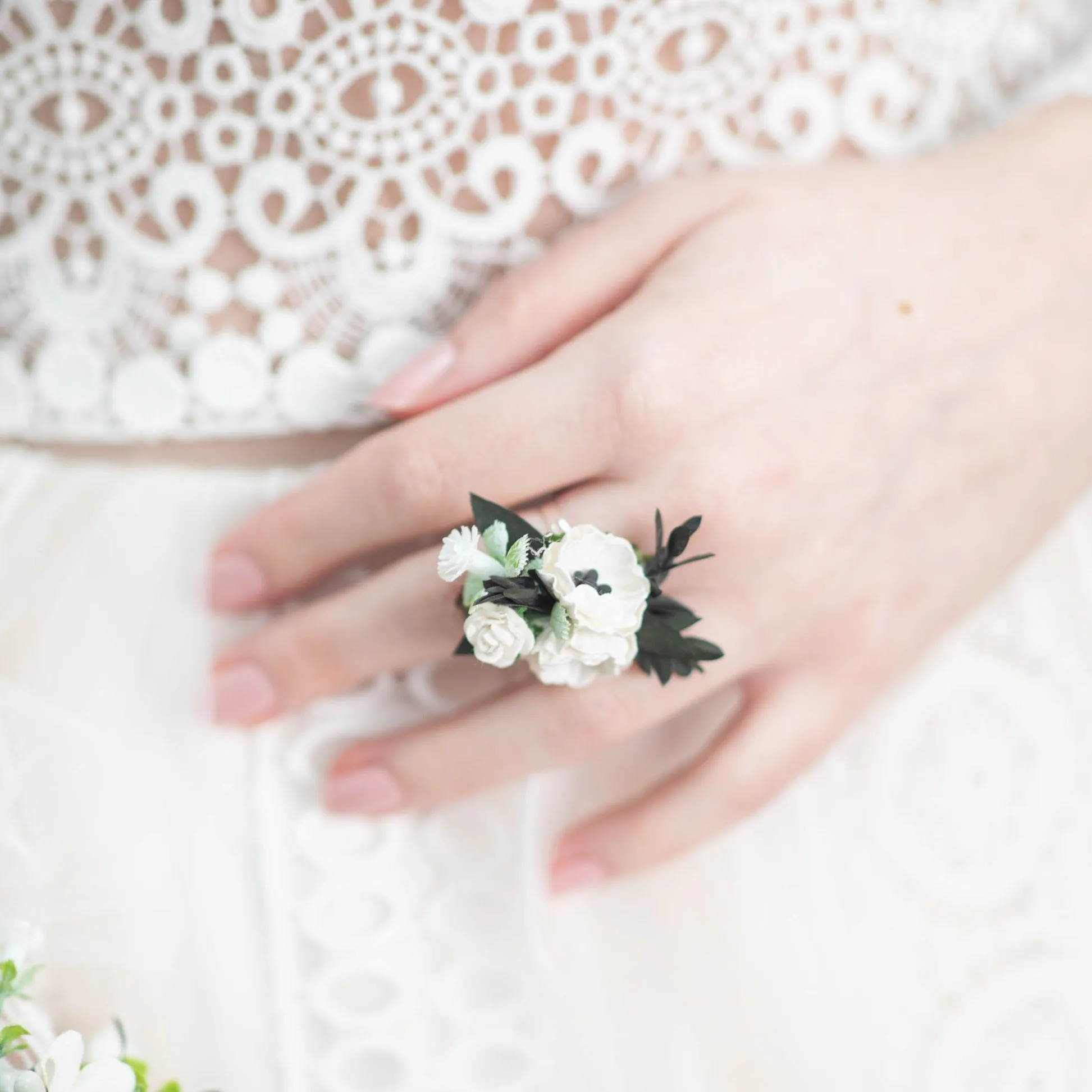 Anemone flower ring