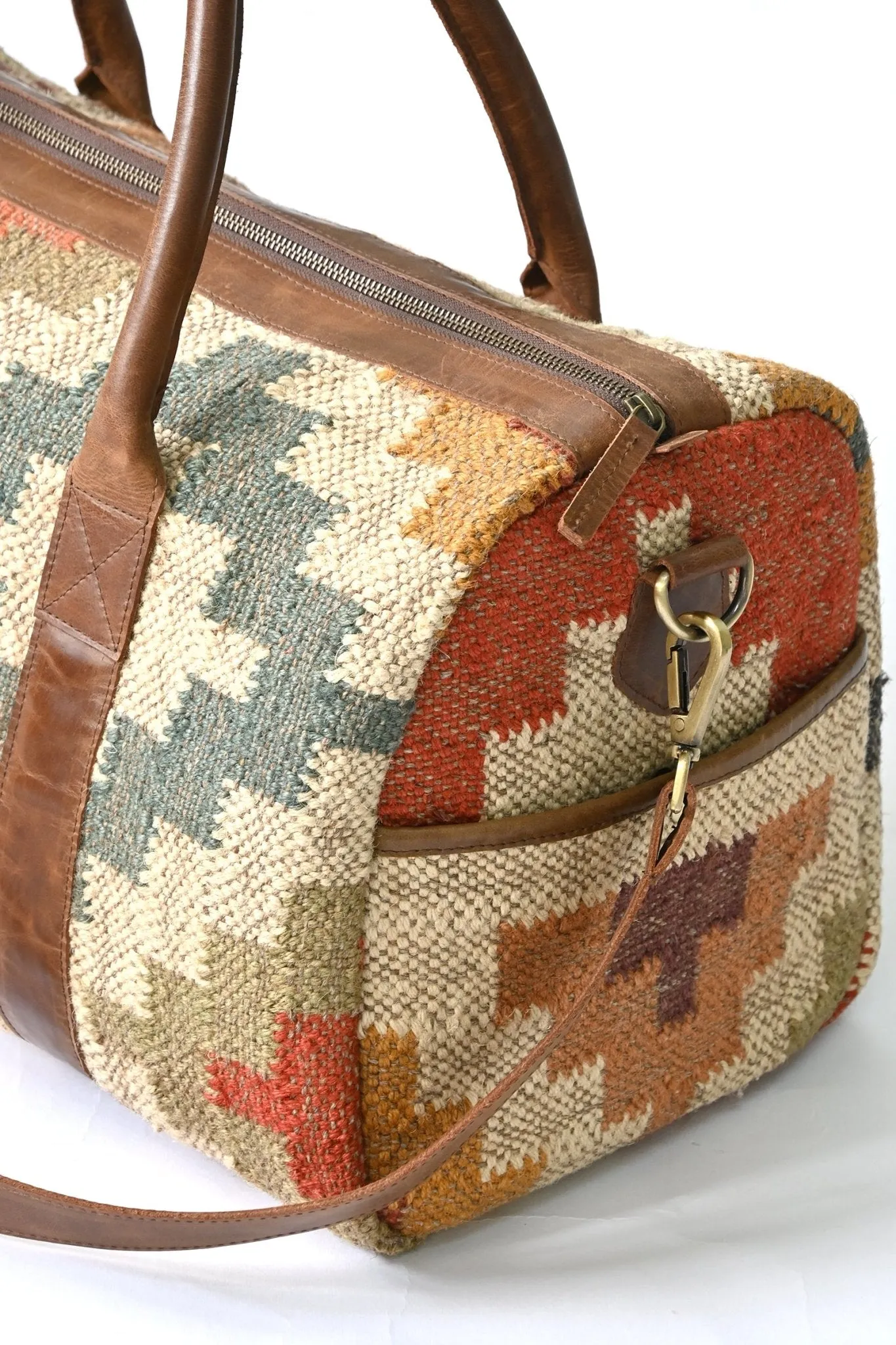 BEGONIA - KILIM DUFFLE  BAG