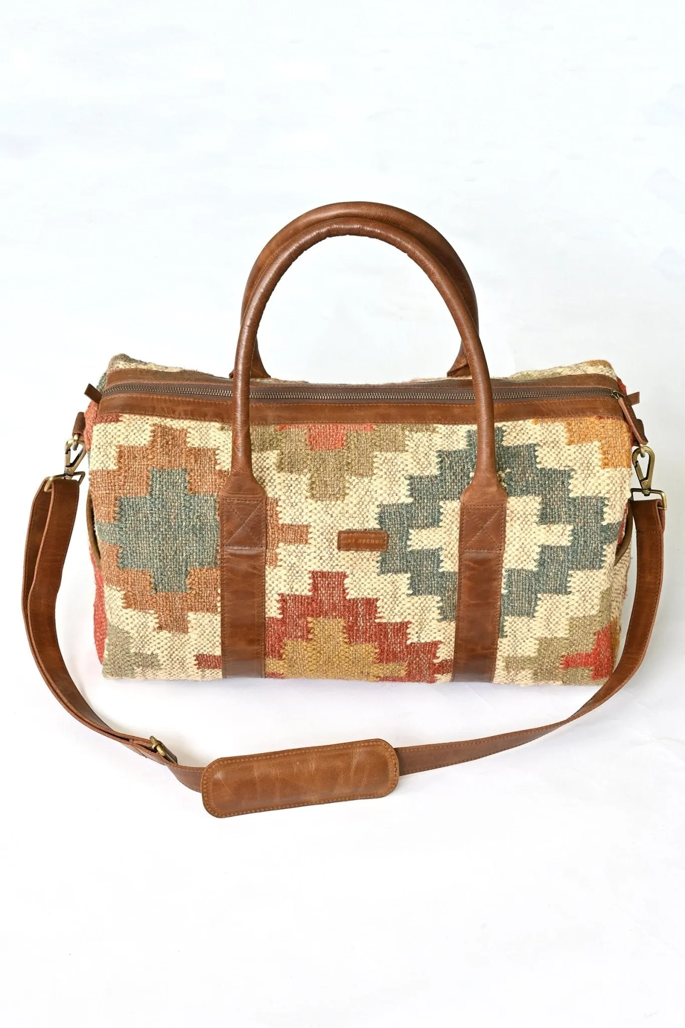 BEGONIA - KILIM DUFFLE  BAG