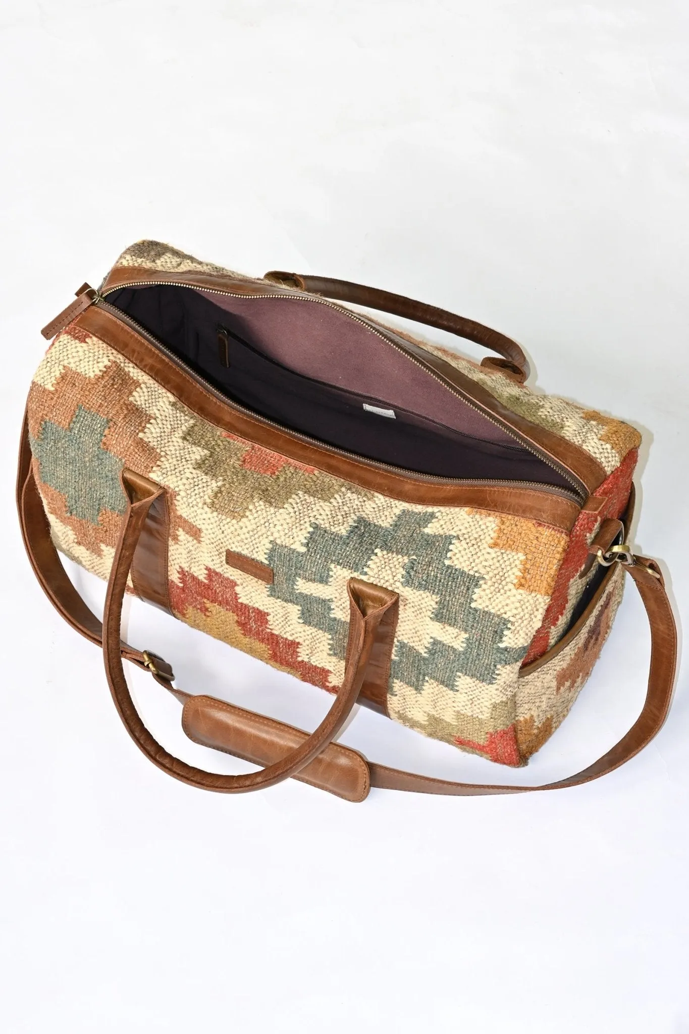 BEGONIA - KILIM DUFFLE  BAG