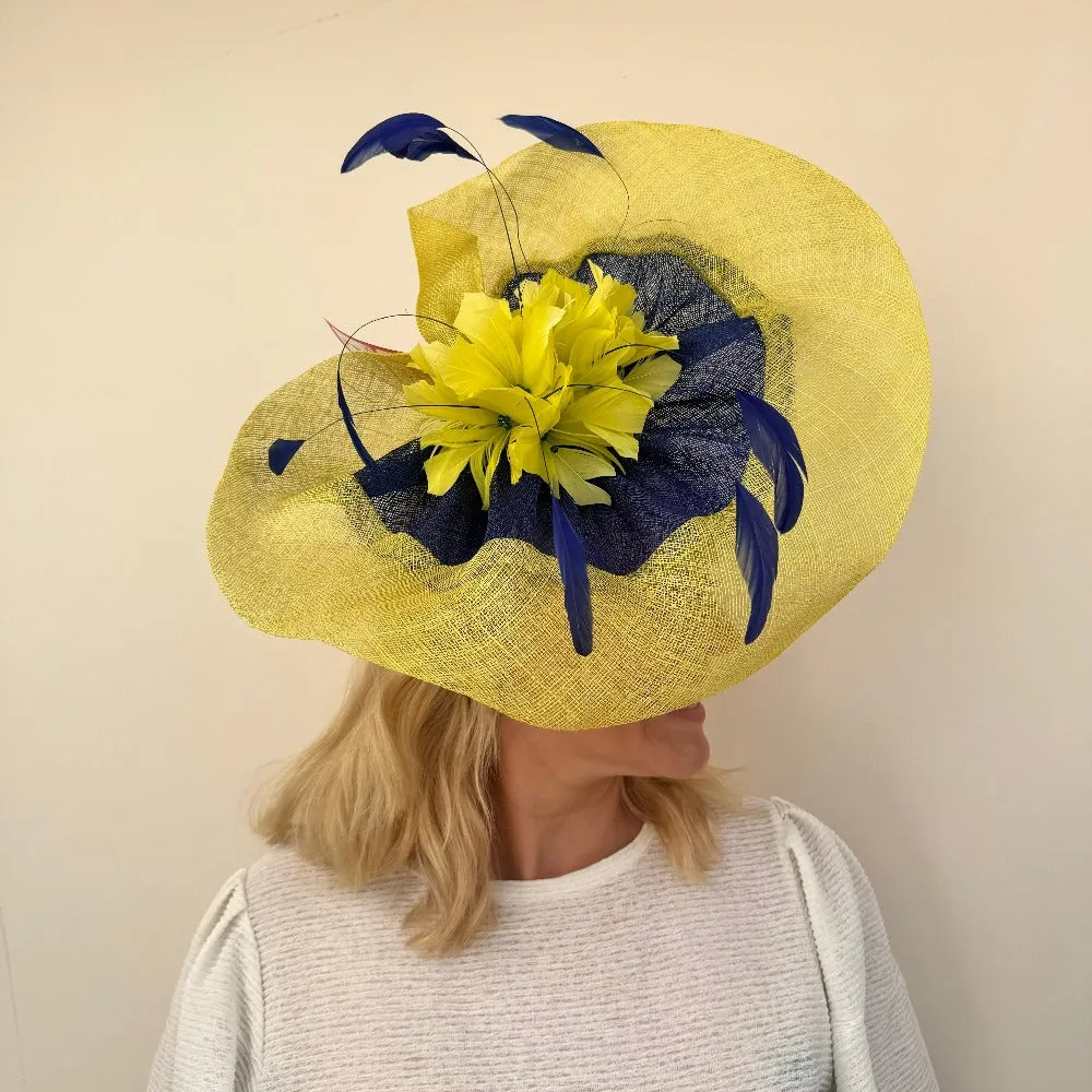 Emma Bees EB20/775 Hatinator with Feathers