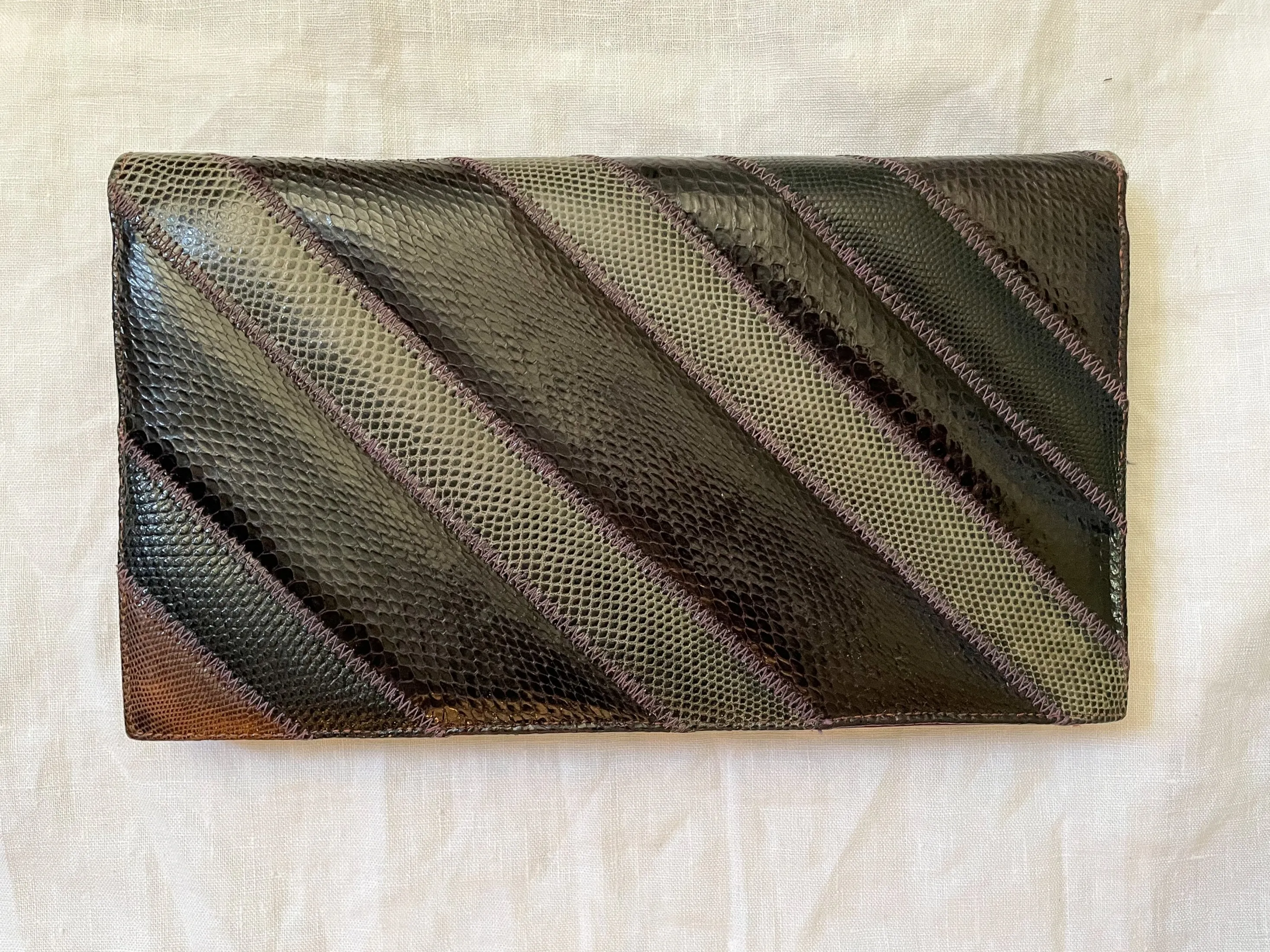 Varon Vintage 70s Snakeskin/Lizard Envelope Clutch Bag   Metal Strap