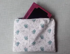 White Green Floral Vintage Tablet Bag