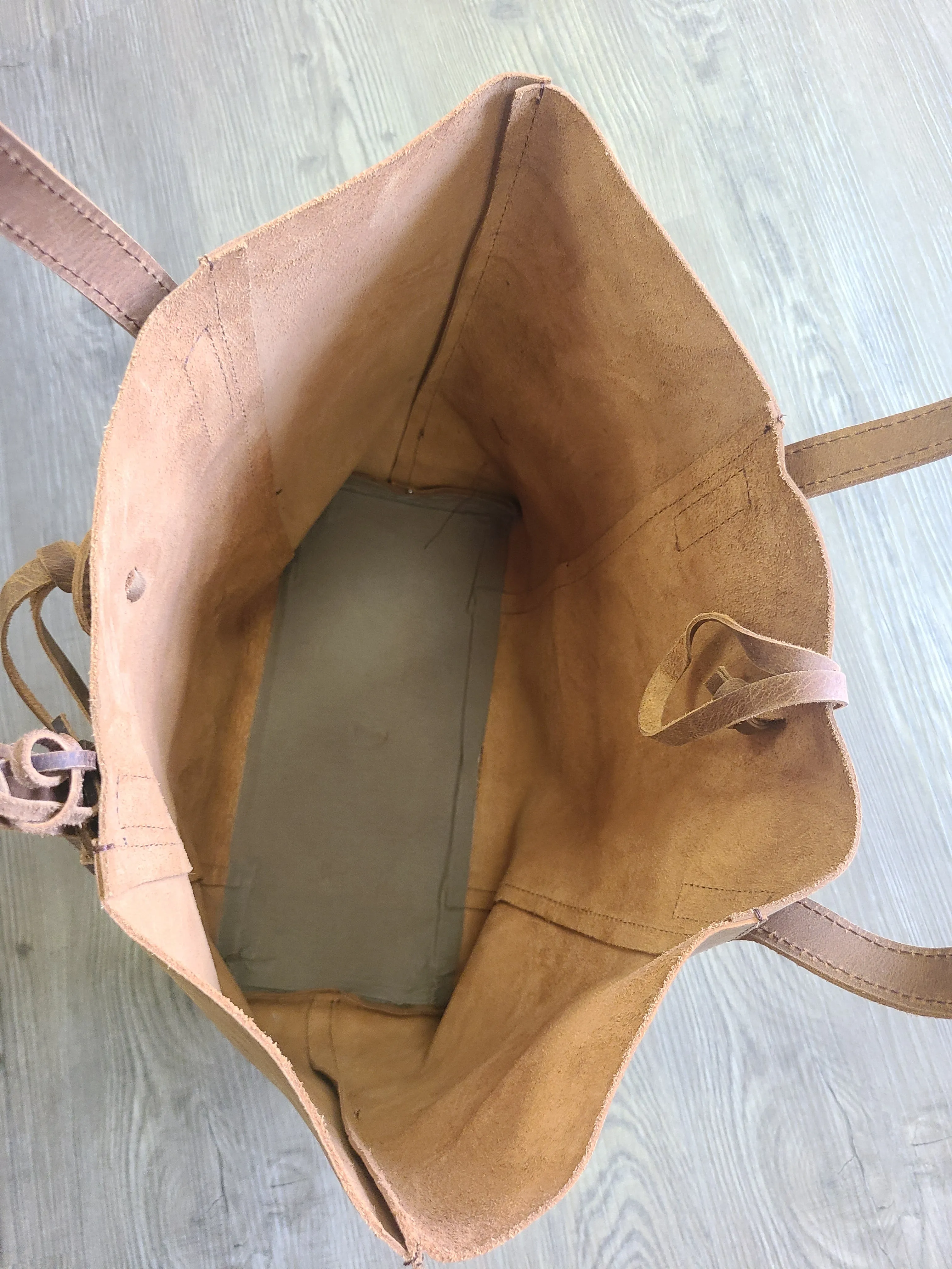 Women's Hunter Leather Tote Bag - Light